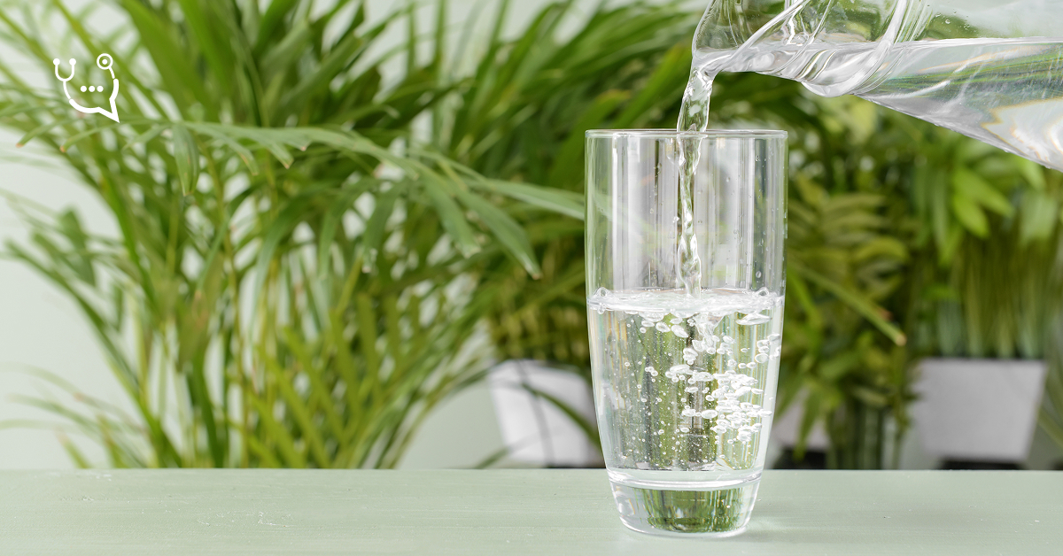 Czy mogę pić więcej, niż wskazuje kalkulator? Oto, co warto wiedzieć o nadmiarze wody